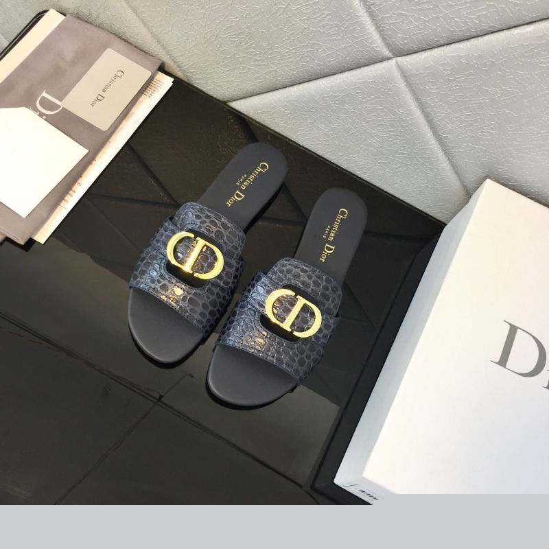 ch**an D*or slippers